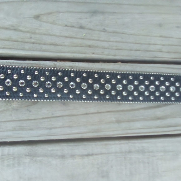 Women's Genuine Italan Leather Studded Black Belt & Belt Buckle Size Large - Picture 2 of 7